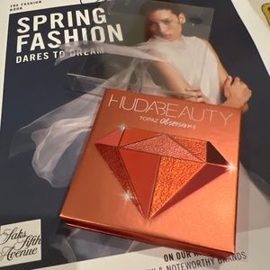 Brand new Huda Beauty Eyeshadow palette